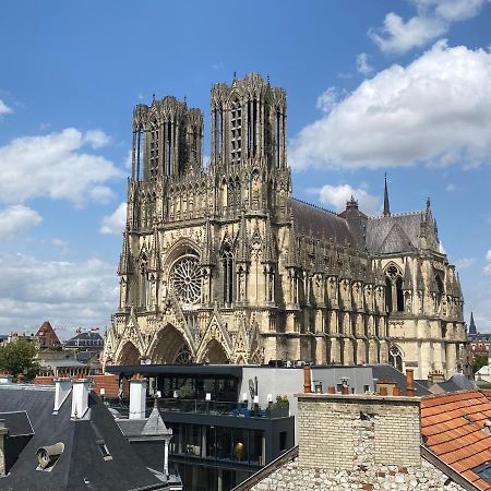 Apartamento Duplex Hammam Au Pied De La Cathedrale Avec Vue Reims Exterior foto