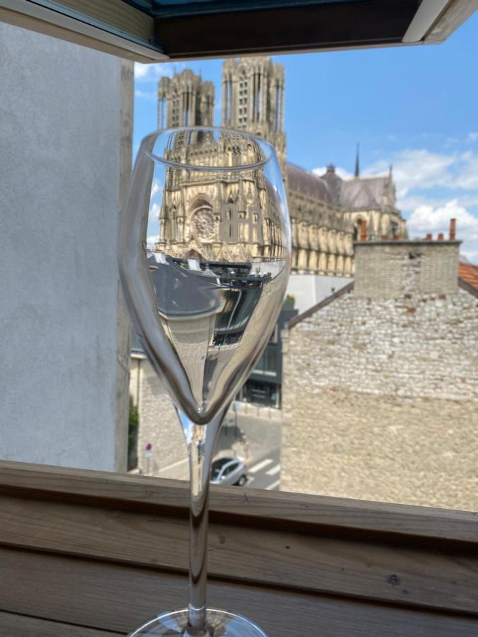 Apartamento Duplex Hammam Au Pied De La Cathedrale Avec Vue Reims Exterior foto